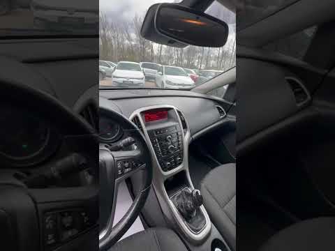 фото opel astra j 0