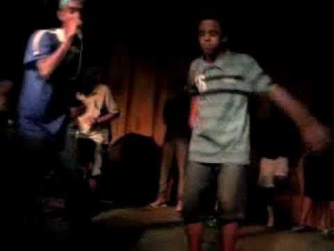 MC JUNINHO JR E MC HENRIQUE SP  NO CHAPADÃO ITAQUA ! 20/02/2011