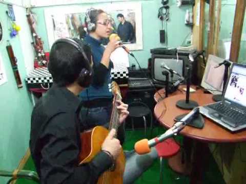 Radio Snaps On Air  Duetto Chitarra e voce Peppe Imbroscì e Veronica Castrovinci