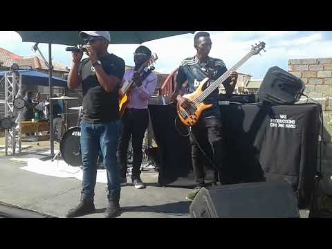 Moqoustic covers Ntyilo Ntyilo