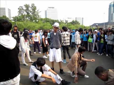 110730 Global Flashmob Day Indonesia - Beauty cut