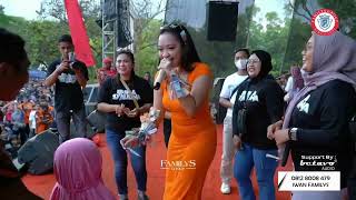 Download lagu menjanda lagi _ Erika syaulina II familys group mp3