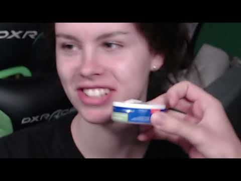 Zapíname strim bo Kristina chce ukazať aky odznak nakreslila :O | FiFqo stream | 27.4.2023