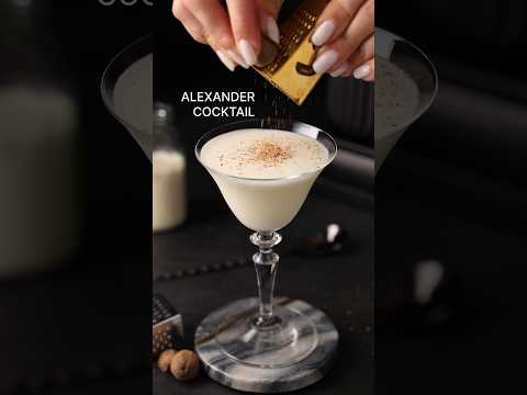 Alexander - a delicious and easy dessert cocktail recipe to serve during festive season