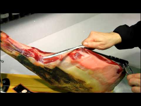 Wie schneidet man einen Iberischen oder Serrano Vorderschinken (3/5) - Jamonarium.com