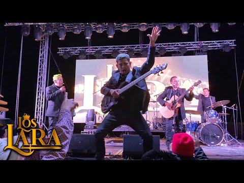 Fumando Mota - Los Lara En Vivo