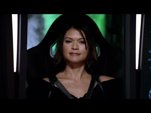 Phrynian Emissary boards the Andromeda, Meet smuggler Captain Rox Nava(Nia Peeples)