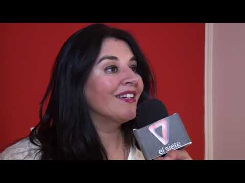 Fabiana Cacace en el Día del cantor Cuyano