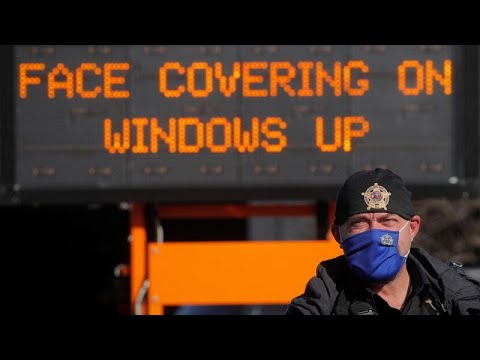 美國創紀錄的死亡人數促使人們懇求戴口罩。 (Record U.S. deaths prompt pleas for mask-wearing)