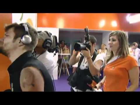 Saulo cai no choro com homenagem de Ivete Sangalo - Carnaval 2011.mp4