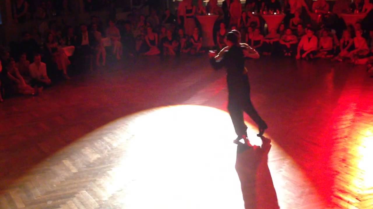 Adrian y Amanda Costa 3/4