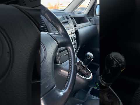 фото toyota corolla verso i 0