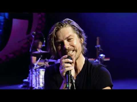 HANSON - MMMBop | Live "25 Years Later"