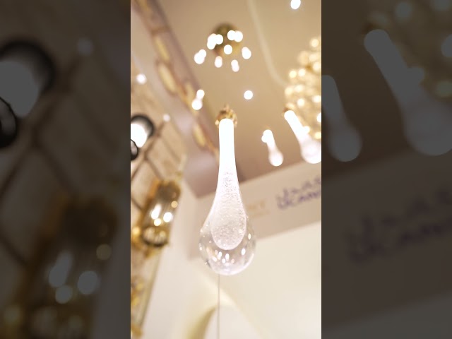 ثريا قبه كريستال بقاعدة ذهبية