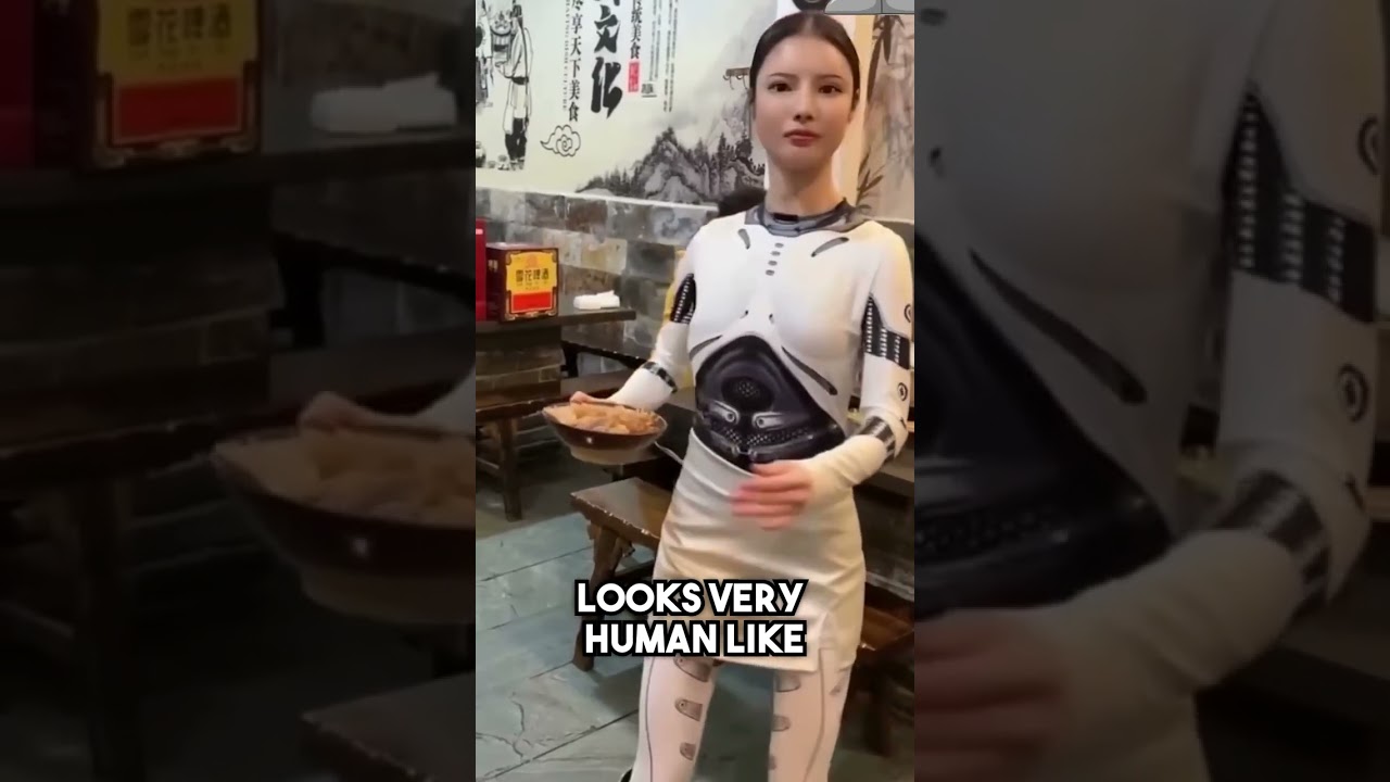 Are Robot Waiters in China More Dangerous Than You Think? 😱🍽️