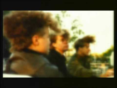 Aknestik - Joskus kauan sitten (official music video).mp4