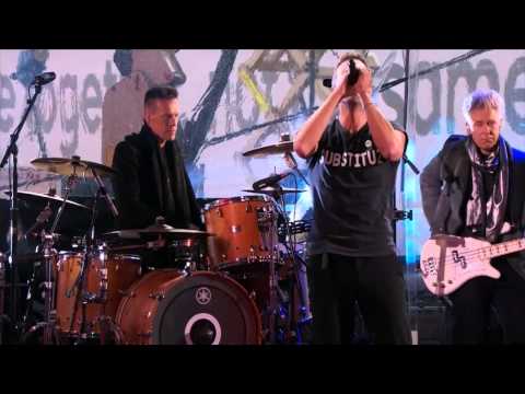 U2 whit Bruce Springsteen and Chris Martin   Live In Times Square