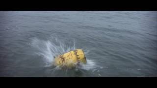 Jaws - Quint: Unitie us, he'll pull out the transom"