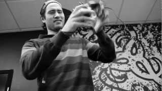 Plug in your Razer Sabertooth the Right Way!