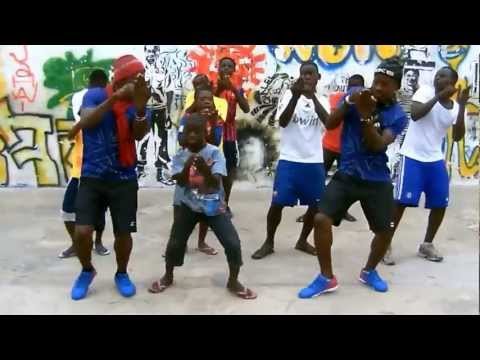 Ghanaian youth show their Azonto dance moves