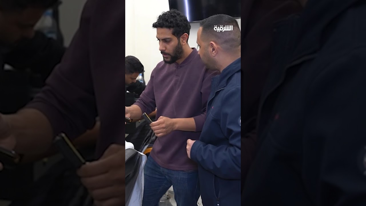 فيديو | العراقيون يتوجهون لحلاق العيد تحت أجواء الحرب