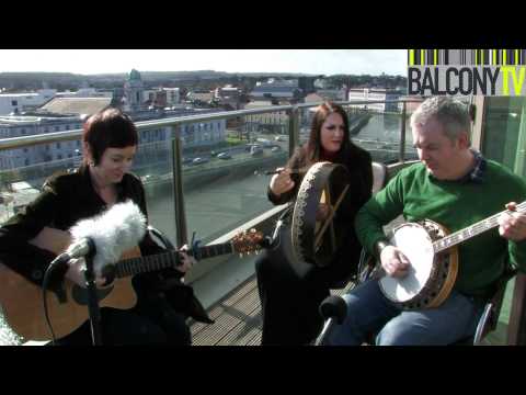 EILEEN HEALY AND THE HARRINGTONS - PIE IN THE SKY (BalconyTV)