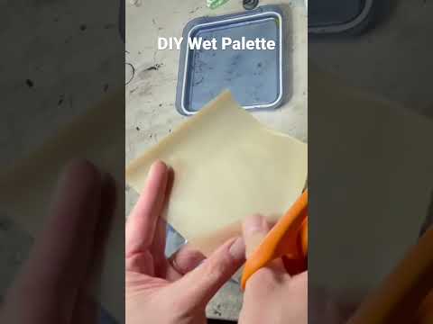 Make your own wet palette for miniature painting.