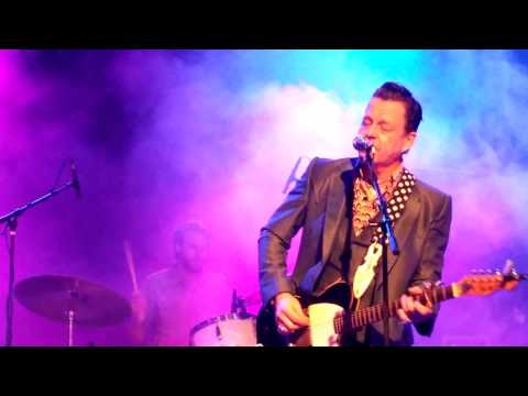 Ian Siegal met de Rythm Chiefs  Falling on down again. (met wat Dreams to remember)