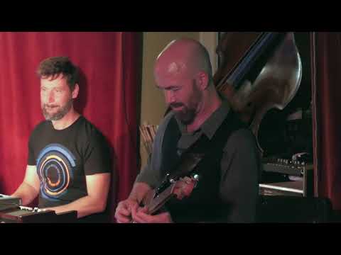 Para Tox with "Curves Ahead" live im "Tonellis" Leipzig/Germany