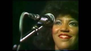 Linda Lewis - Play Around (1979 BBC TV shortened live acoustic)