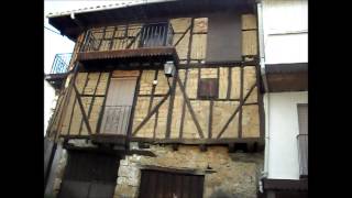 preview picture of video 'Rincones de la Sierra de Francia, Plaza Mayor y bajada a Calle el Cepo de Las Casas del Conde'