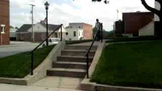 preview picture of video 'skating court house steps Lexington, Mo'