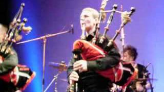 Red Hot Chilli Pipers - Auld Lang Syne (Live)