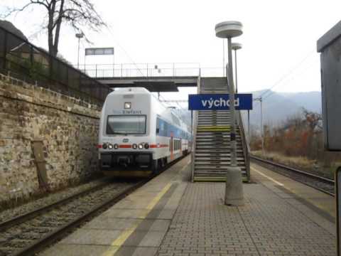 Příjezd vlaku Os 6909 - Dolní Zálezly