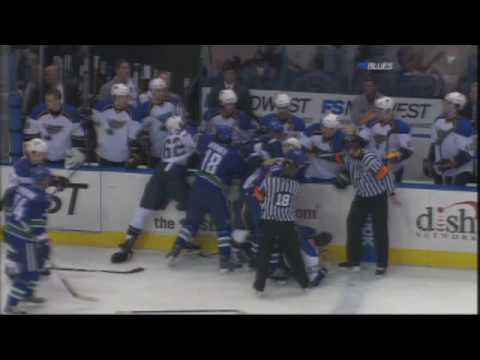 Kevin Bieksa vs Dan Hinote