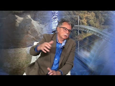 Spevák, skladateľ, gitarista a hudobný producent Pavol Hammel