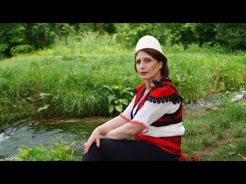 DJEMT E VOKSHIT- Shkurte Hadergjonaj