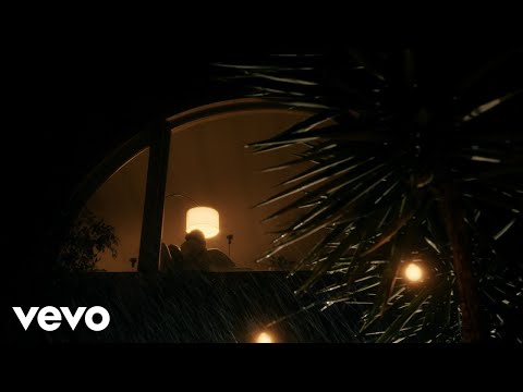 MezzoSangue - Immobile dal Panico (Official Visual Video)