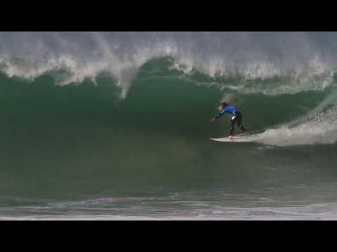 CONNER COFFIN BREAKS BOARD DURFING MEO RIP CURL PRO PORTUGAL 2017