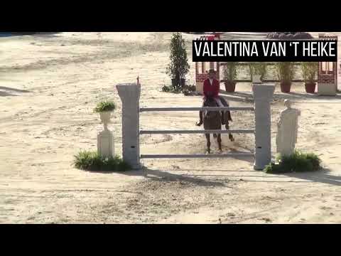 Valentina van 't Heike - 1.60 niveau - Jos Lansink