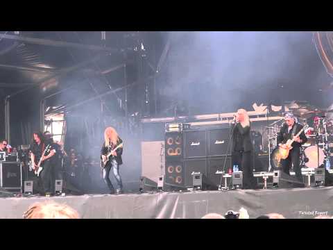 Videoclip de Wheels Of Terror (Live) — Saxon