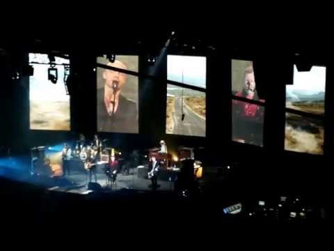 Juha Tapio ja Vesa-Matti Loiri - Tuomittuna kulkemaan - Helsingin jäähalli 22.11.2014 (Live)