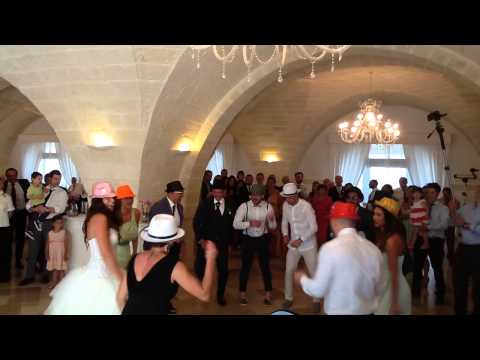 FLASH MOB DEGLI SPOSI - MASSERIA CASELLI - UPTOWN FUNK  - SPECIAL THANKS TO PROJECTLIVE