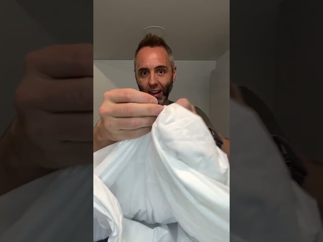Best Quiet Waterproof Mattress Protector Review - close-up view