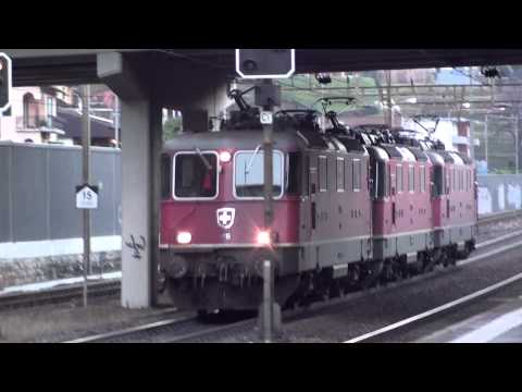 Treno in tripla trazione