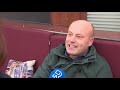 Deelder herdacht bij Café Ari in Rotterdam