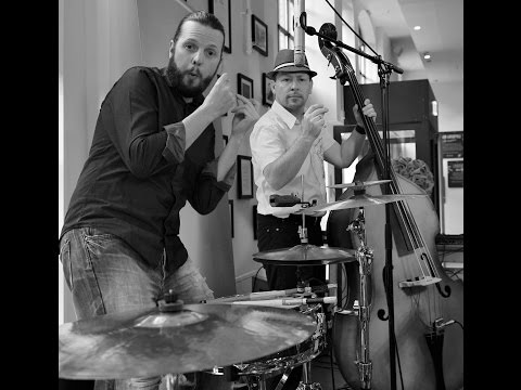 Thinking out loud - Ed Sheeran (Live unplugged cover by Yes We Play! feat. Lisa Bund)