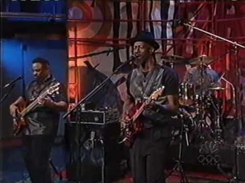 Videoclip de Stand Up (And Be Strong) — Keb' Mo'