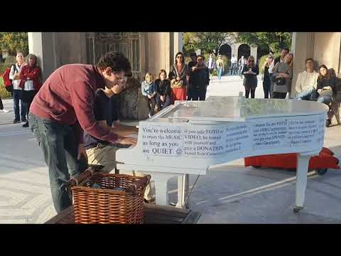 Improvisation in a pavilion! Ludovico Einaudi – Nuvole Bianche in Munich
