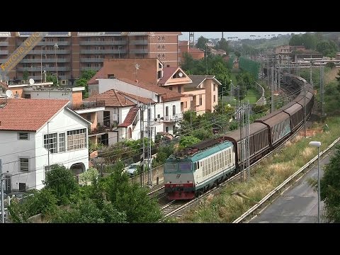E.652.028 con merci in corsa a Monterotondo - E.652.028 with freight train in Monterotondo